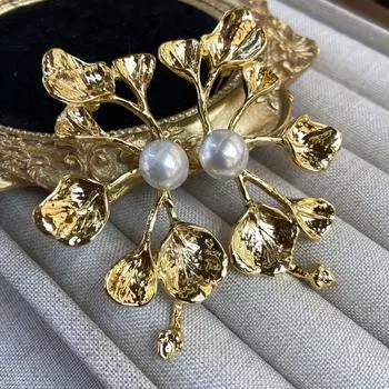 Cold fashion stud earrings exaggerated leaves high sense retro earrings niche design light luxury temperament versatile woman