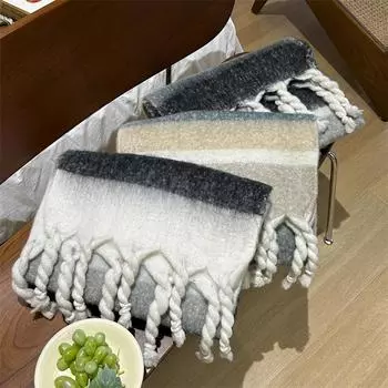 Color Blocked Striped Knitted Scarf For Women In Winter With A Sense Of Luxury Fashion Atmosphere Warmth Tassel Scarf 43*230cm белый