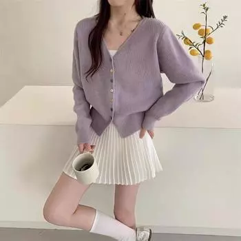 Color button V-neck bottoming knitted cardigan women s autumn large size fat mm design short top jacket one size fits all