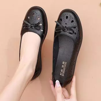 Comemore Новые летние туфли из мягкой кожи с мягкой подошвой для пожилых женщин, плоские полые дышащие сандалии, кроссовки для женщин, женская обувь 35 чёрный