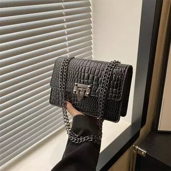 Commuter модная простая атмосфера персонализированная однотонная летняя женская сумка через плечо корейской версии с цепочкой чёрный