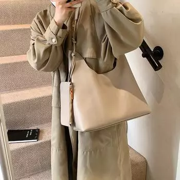 Commuter mother and child bag women s bag 2024 new trendy fashion shoulder tote bag versatile large capacity armpit bag 35.5*13*36 чёрный