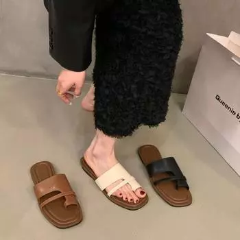 Cool slippers women s shoes summer niche flat-bottomed retro toe wear 2024 new summer soft-soled beach sandals 35 чёрный