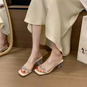 Cool slippers women s summer wear 2024 new fashionable transparent rhinestone temperament thick heel crystal high heel slippers women 35