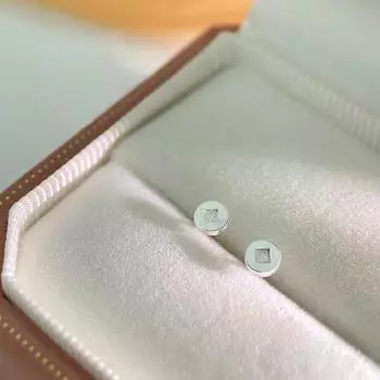 Copper Coin Earrings of The Year of The Zodiac Are Small and Versatile Chinese Earrings