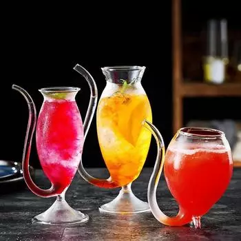 Creative Clear Cocktail Glasses Cup with Build-in Spiral Straw Bar Vampire Cocktail Glass Nordic Juice Coffee Glass with Straw 101-200ml