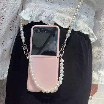 Чехол для телефона через плечо с ремешком на запястье из жемчужной цепочки и веревкой из искусственной кожи, защита шарниров, ультратонкий противоударный защитный чехол Moto Razr 50 белый