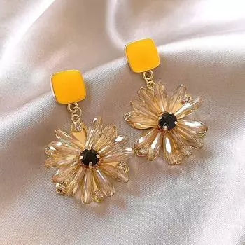 Crystal Daisy Flower Earrings Women s Vacation Style Summer Earrings Seaside Earrings Women s 2025 New Arrival Fancy Earrings Crystal Daisy