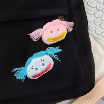 Cute Big Eyes Plush Brooch Plush Stuffed Sausage Mouth Badge Funny Big Mouth Pin Backpack Decor розовый