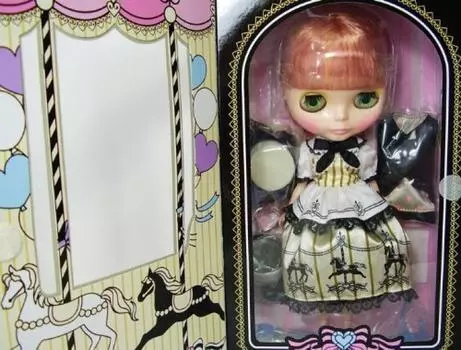 CWC ограничен 3000 экземплярами [Neo Blythe] «Heart Montmartre» чёрный