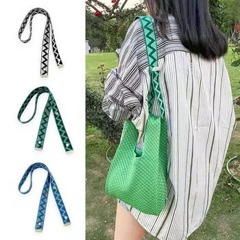 Цвет ремня сумки через плечо. Отличный геометрический принт. Контраст. Прочность. Отличная несущая способность. Ремень сумки через плечо. зелёный