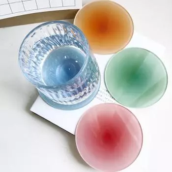 Цветные градиентные акриловые круглые подставки, утолщенные термостойкие полупрозрачные подставки для чашек, эстетическое украшение для журнального столика для девочек 9.5cm синий