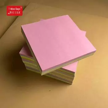 «Цветные квадратные стикеры»: Самоклеящиеся канцелярские принадлежности для студентов N-Times