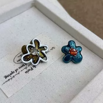 «Цветочные контрастные серьги Dongdaemun»: Милый, милый, модный дизайн для женщин Flower Earrings