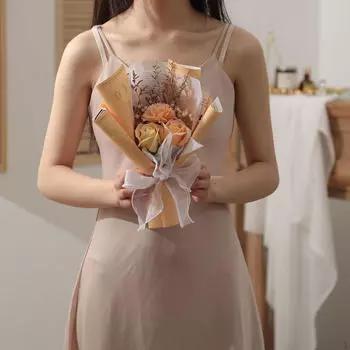 Цветочный букет из мыла для особых торжеств розовый