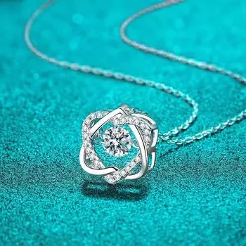 D Цвет 0,5 карата GRA Муассанит Ожерелье для женщин Сверкающий кулон с имитацией бриллианта «Бьющееся сердце» S925 Серебро Изящные ювелирные изделия в подарок
