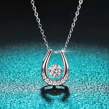 D Цвет 1 карат 0,5 карата Муассанит Ожерелье для женщин Подвеска из белого золота с бьющимся сердцем S925 из стерлингового серебра 0.5CT