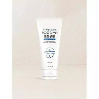 Daiso Очищающая пенка с мягким кислотным pH 150 мл