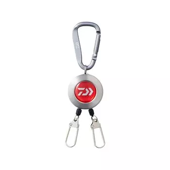 Карабин DAIWA на катушке Double 800 красный