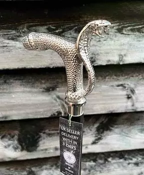 Дайте волю своей внутренней змее с нашей складной черной деревянной тростью для ходьбы с серебряной змеиной ручкой - регулируемой для всех размеров - трость с ручкой в виде кобры