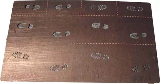 Dan Models Набор из 2 травленых шаблонов следов обуви Инструменты для хобби-покраски DAN35542 1/35