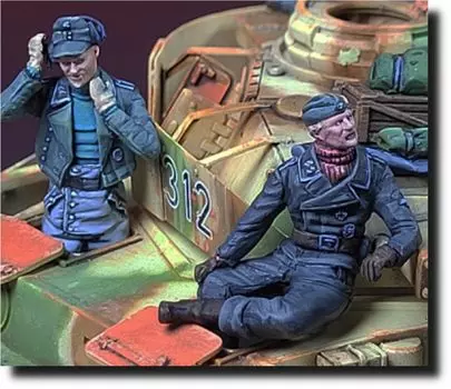 Darius Miniature German Tank Crew Set 2 Смола Набор DMF48003 1/48 (2 куска)