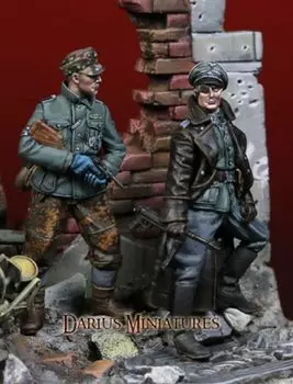 Darius Miniature World War II German Waffen SS Officer and Soldier Set 2 Pieces Resin Kit DMF35044 1/35