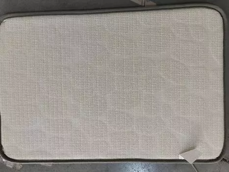 Темно-серая рельефная галька с суперабсорбирующей способностью может очищать напольный коврик в ванной комнате, поглощая воду. 400MMx600MM темно-серого