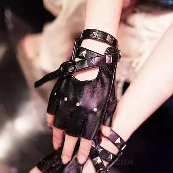 Dark Rivet Wrist-Wrapped Punk Leather Fingerless Gloves Cos Comic Show Performance Two-Dimensional Female Army Lo Half Finger Gloves Black One size