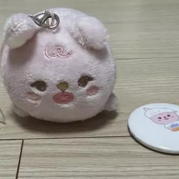 Daysix Quadriplegic Pill + Pin Badge