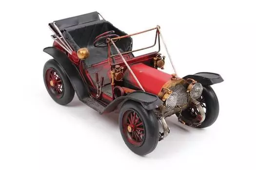 Декоративная металлическая машина