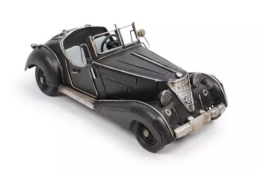 Декоративная металлическая машина