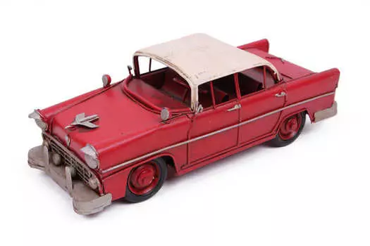 Декоративная металлическая машина