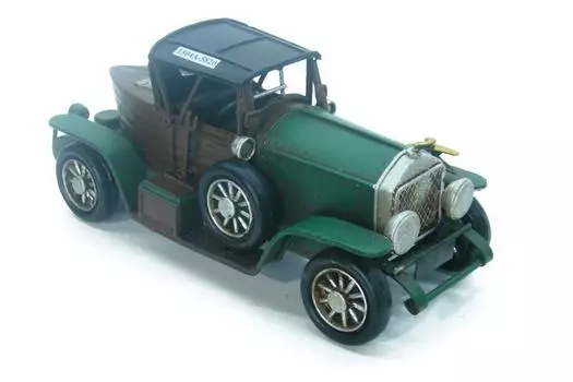 Декоративная металлическая машина