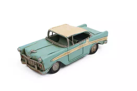 Декоративная металлическая машина