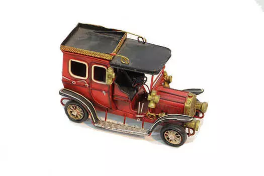 Декоративная металлическая машина