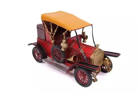 Декоративная металлическая машина