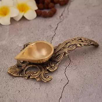 Декоративный латунный столик Aarti Diya