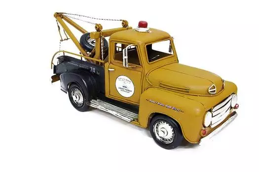 Декоративный металлический автомобильный эвакуатор