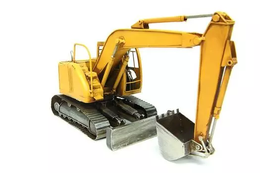 Декоративный металлический экскаватор