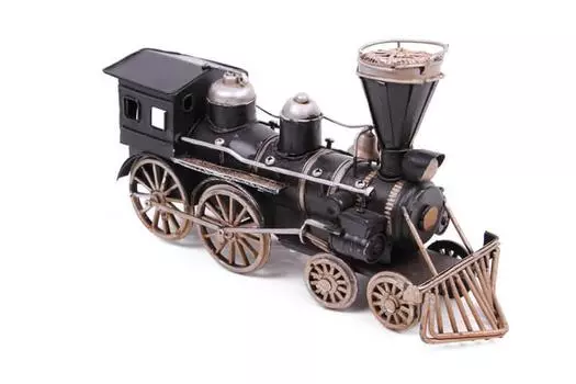 Декоративный металлический локомотив