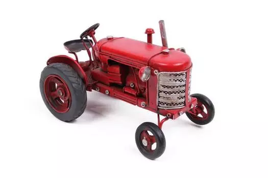 Декоративный металлический трактор