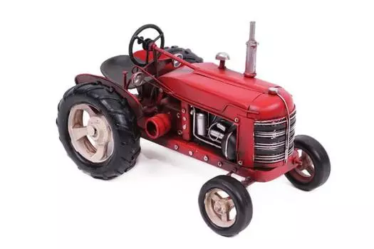 Декоративный металлический трактор