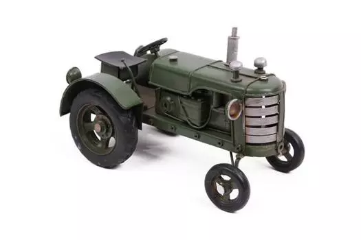 Декоративный металлический трактор