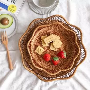 Декоративный поднос для хранения из ротанга, плетеный вручную, круглый, для фруктов, торта, плетеные корзины для хранения, поднос для сервировки обеда, тарелка для хлеба на завтрак