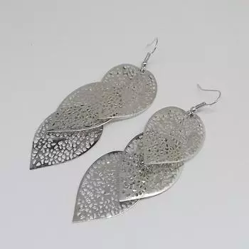 Delysia King Европейские и американские модные серьги с полыми металлическими листьями