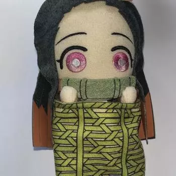 Брелок для ключей в виде куклы-сестры Незуко, истребительницы демонов