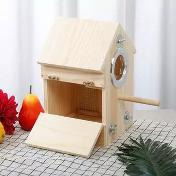 Деревянная клетка для разведения попугаев кореллы