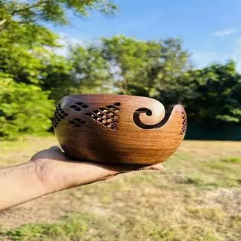 Деревянная миска для пряжи ручной работы для вязания спицами и крючком. Подарок на День бабушек и дедушек.