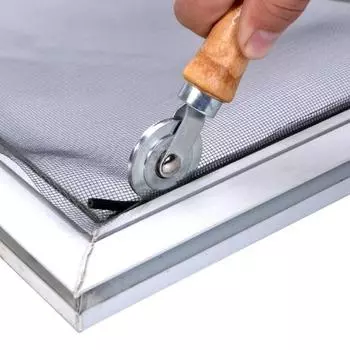 Деревянная ручка и стальные колеса, роликовый инструмент для установки двойных окон, ручной шлицевой ролик, прочная бытовая сетчатая дверь 1pc